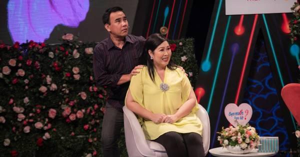 Dừng dẫn "Bạn muốn hẹn hò" nhưng NSND Hồng Vân vẫn làm MC "Vợ chồng con" dù ở Mỹ