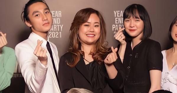 Sơn Tùng M-TP và Hải Tú cùng đeo nhẫn ở ngón áp út