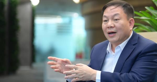 "Ông chú Viettel" Lê Đăng Dũng vượt CEO BMW và Uber trên BXH CEO về thương hiệu toàn cầu