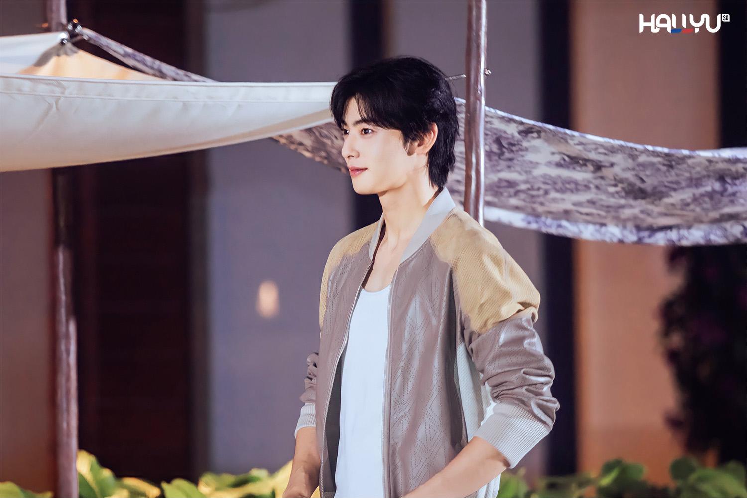 Hòa mình vào không gian Pop-up Dioriviera tại Singapore cùng sự góp mặt của Cha Eun Woo