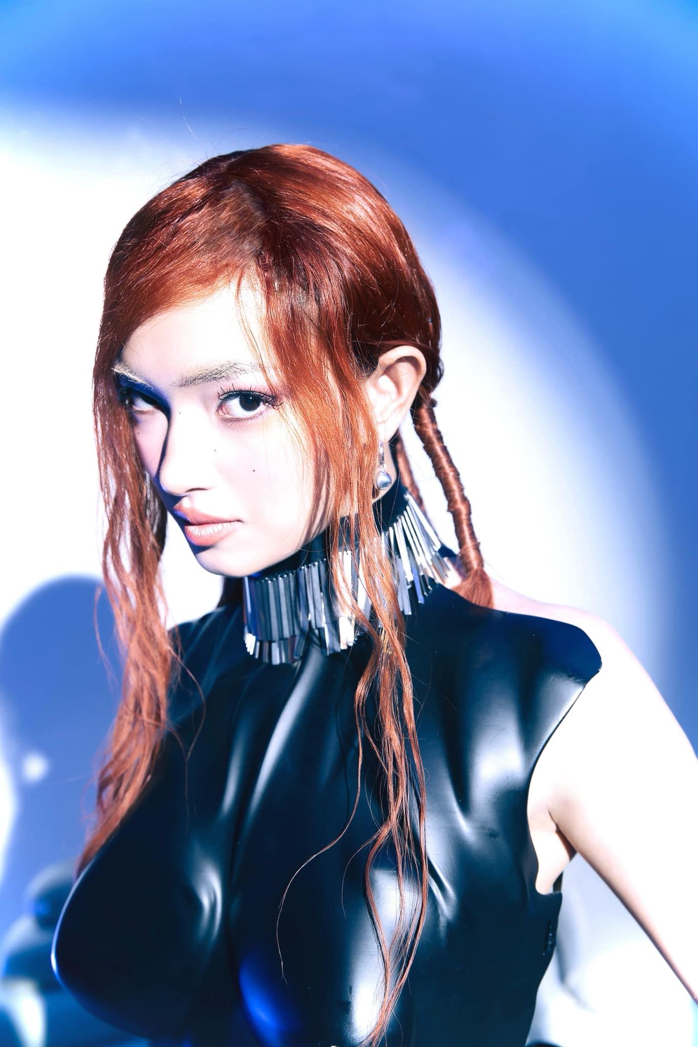 TOP 5 FASHIONISTA KHUẤY ĐẢO LÀNG THỜI TRANG VIỆT