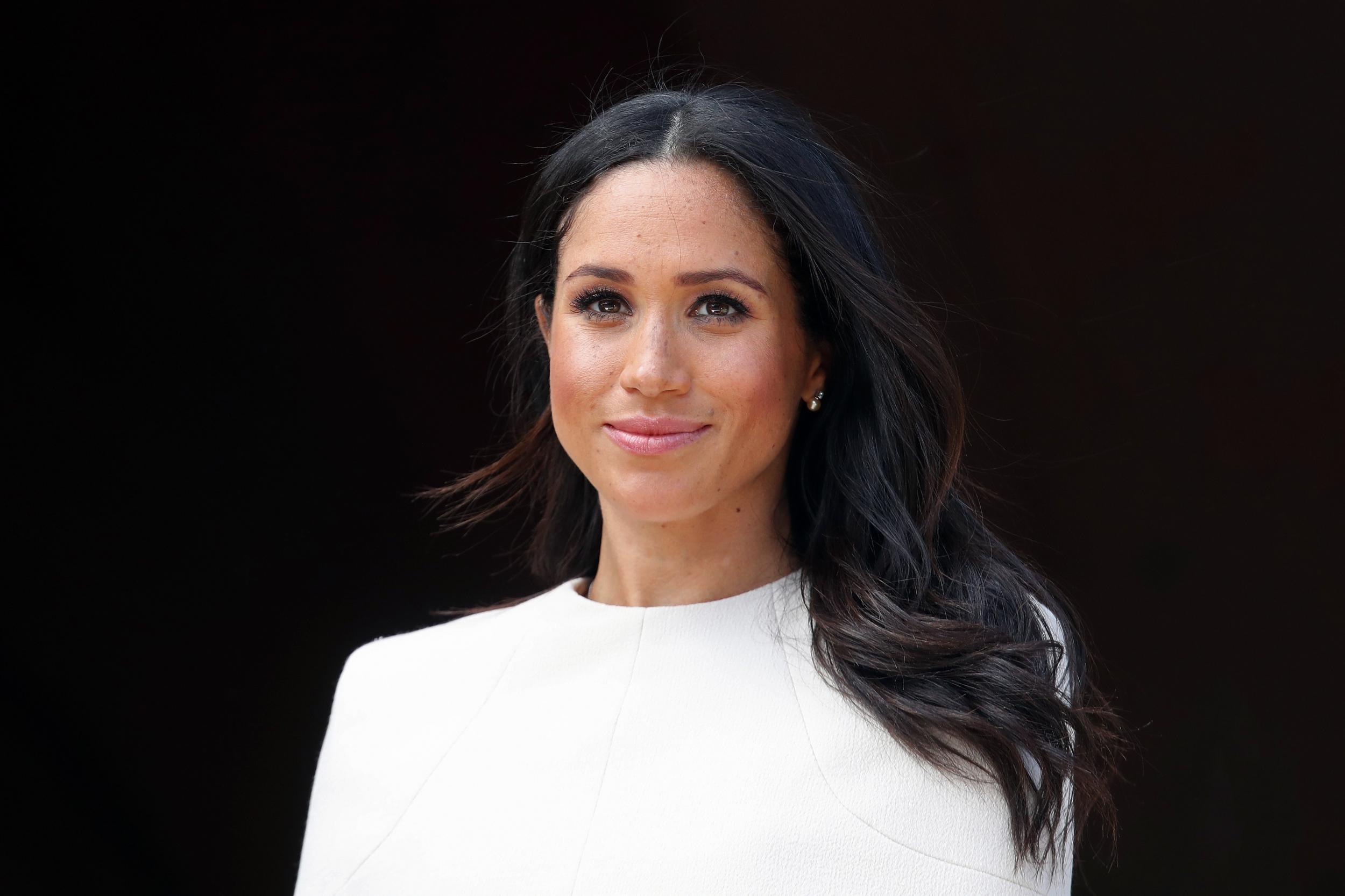 Công nương Meghan: Từ nữ diễn viên hạng B đến nàng dâu Hoàng gia nổi loạn