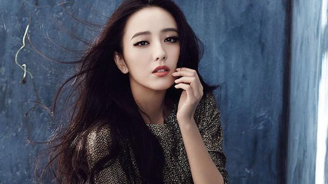 Sau "Én nhỏ" thêm mỹ nhân Tân Cương bị paparazzi "tóm sống" cảnh ngoại tình