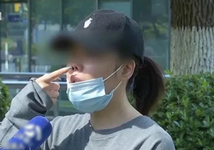 Người phụ nữ nhận lại chiếc mũi có 4 lỗ sau khi bỏ 70 triệu để thẩm mỹ