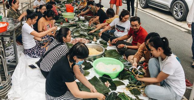 Cả nghìn bánh chưng ủng hộ miền Trung bị thiu, dân mạng kêu gọi nghĩ cách