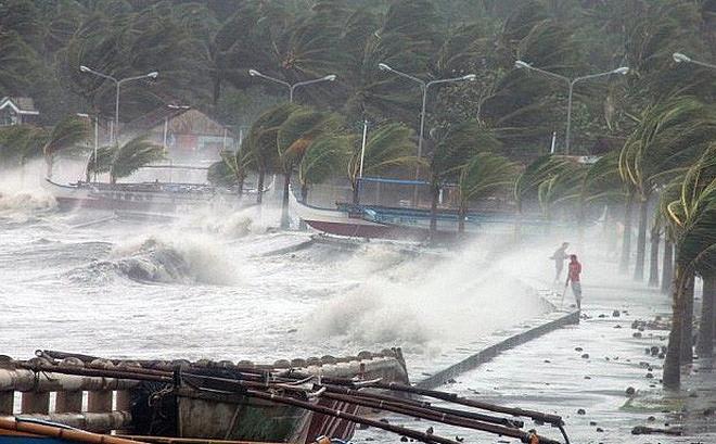 Bão số 8 đổ bộ tối 25/10, cảnh báo mưa lũ từ Hà Tĩnh đến Thừa Thiên Huế