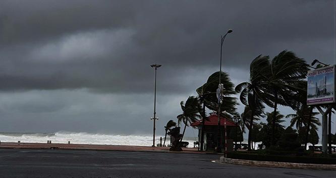 Siêu bão mạnh nhất trái đất năm 2020 đang tiến vào biển Đông