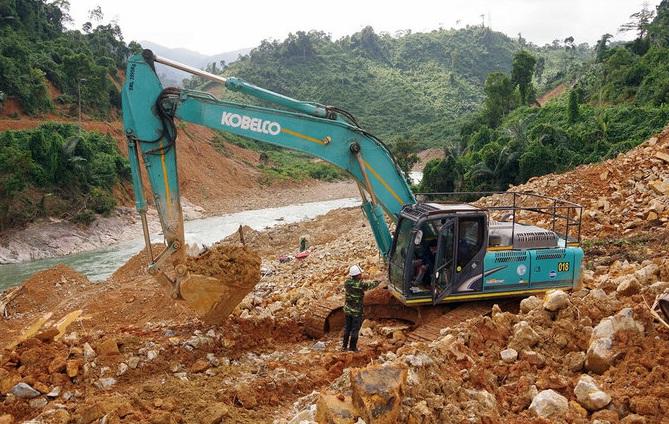 Lực lượng chức năng dự kiến nắn dòng Rào Trăng để tìm kiếm người mất tích