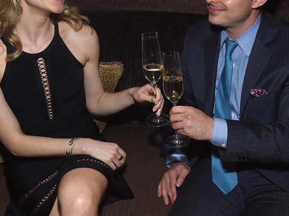 Chia tay đòi quà, người đàn ông kiện "sugarbaby" ra tòa lấy lại 230 tỷ đồng