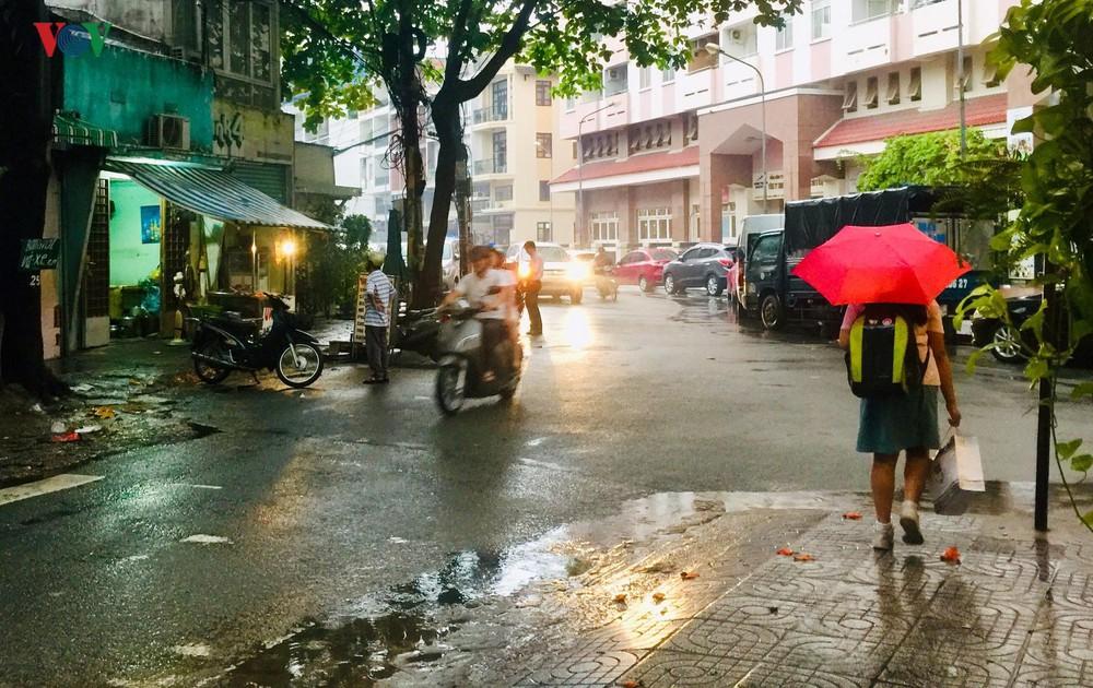 Thời tiết hôm nay 23/11: Miền Bắc trở lạnh, miền Trung mưa nhẹ cục bộ