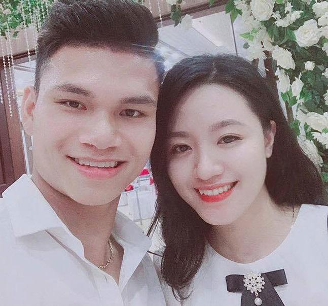 Sau Công Phượng, đến lượt Xuân Mạnh làm lễ chuẩn bị rước hotgirl về làm vợ