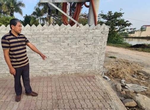 Vụ cậu bé bị chủ quán bạo hành: Thời khắc nạn nhân đứng co ro cạnh chùa