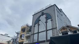 Bé 1 tuổi nhiễm Covid-19 đã tiếp xúc gần với nhiều người, đi nhiều quán ăn, hội chợ và ra sân bay