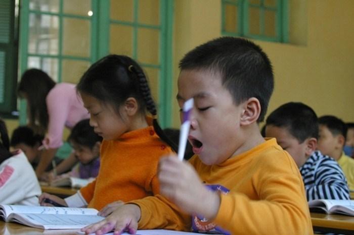 Cho con đi học thêm trước khi vào lớp 1 sẽ gây nhiều hệ lụy