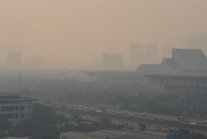 Hà Nội ô nhiễm mù trời, có hại cho sức khỏe, đặc biệt trẻ em