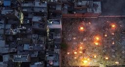 Chỉ với một bức ảnh đã lột tả được hết sự đau thương của đợt bùng dịch Covid-19 ở Ấn Độ