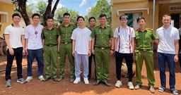 Xuân Trường, Công Phượng, Văn Toàn rủ nhau đi làm CCCD gắn chip điện tử