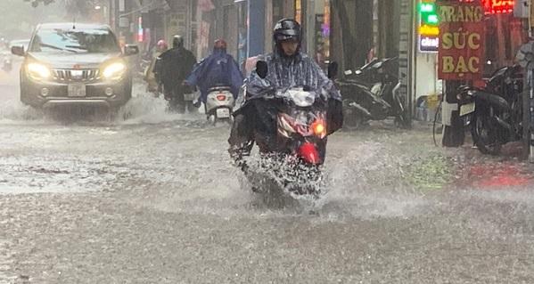 Từ chiều nay Bắc Bộ mưa rất to do không khí lạnh tăng cường