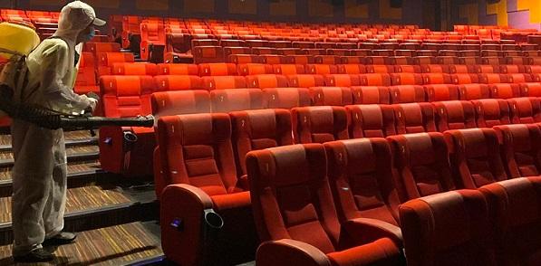 Từ chiều 3/5, sân khấu TP.HCM đóng cửa