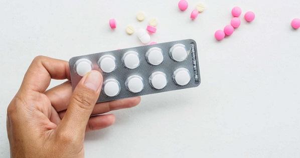 Sau khi uống thuốc tẩy giun, 9 học sinh nhập viện