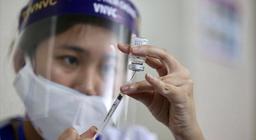 Kiến nghị TP.HCM ưu tiên tiêm vaccine Covid-19 cho lực lượng thu gom rác