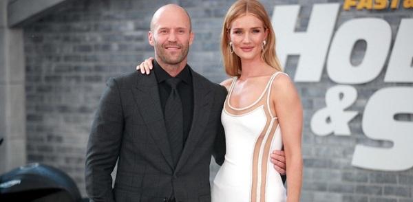 Bán nhà ở Mỹ, "người vận chuyển" Jason Statham về Anh sống cùng vợ đẹp