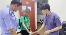 Cụ bà 68 tuổi bỏ nhà đi tìm bạn trai 50 tuổi yêu qua mạng