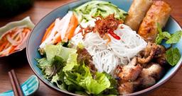 1 hộp bún thịt nướng bao nhiêu calo? Ăn bún thịt nướng có béo không?