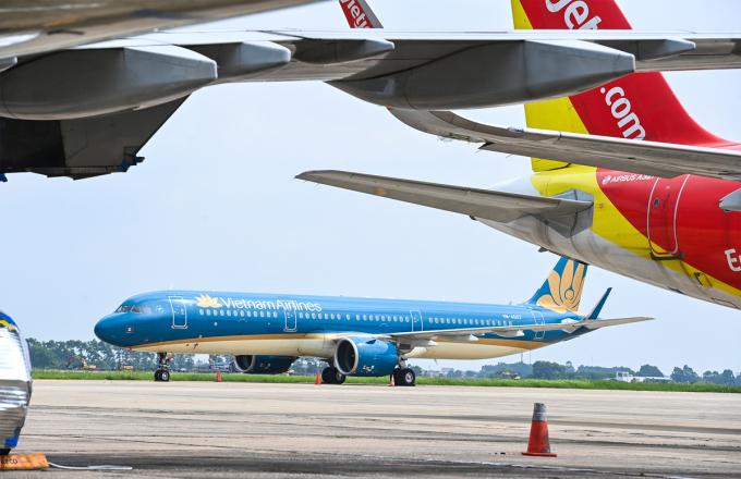 Đi máy bay từ TP.HCM đến Hà Nội, hành khách phải cách ly tập trung 7 ngày