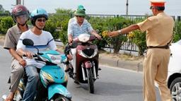 Sẽ nâng mức tiền phạt lỗi không đội mũ bảo hiểm khi tham gia giao thông