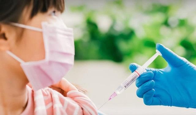 Vaccine Covid-19 có ảnh hưởng sức khoẻ sinh sản, phát triển của trẻ không?