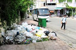 Chính sách có hiệu lực từ 1/2022: Tăng lương hưu, trợ cấp BHXH, xả nhiều rác phải trả nhiều tiền
