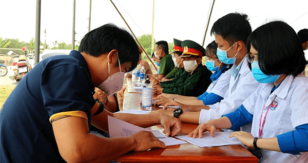 Từ 1/1/2022: Phạt tới 3 triệu đồng nếu không đeo khẩu trang, khai báo y tế, sát khuẩn,
