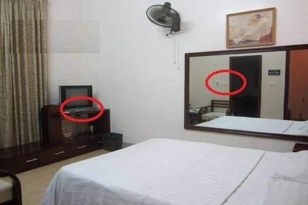 Để tránh bị quay lén, ngay khi bước vào phòng khách sạn, homestay..., hãy làm tất cả bước này
