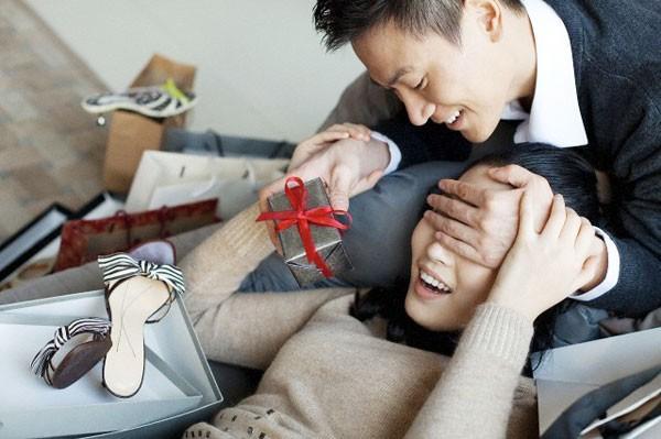 Cổ nhân dạy, đàn ông càng yêu thương vợ sự nghiệp càng phất, càng giàu