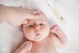 Chuyên gia chỉ cách hạ sốt nhanh khi trẻ là F0 mà không cần dùng thuốc