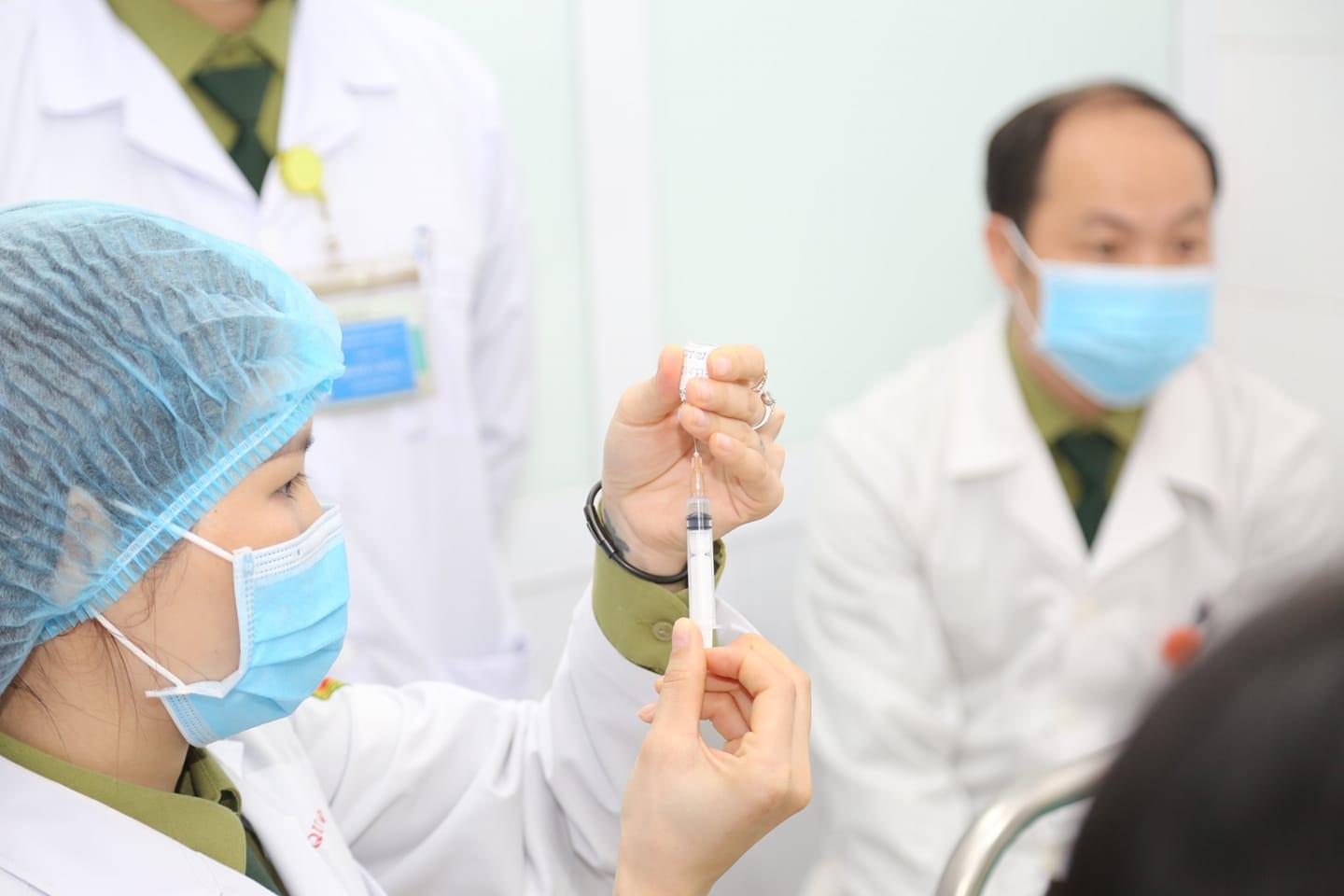 Liều vắc xin Covid-19 thứ 3 đạt hiệu quả tối đa trong thời gian bao lâu?