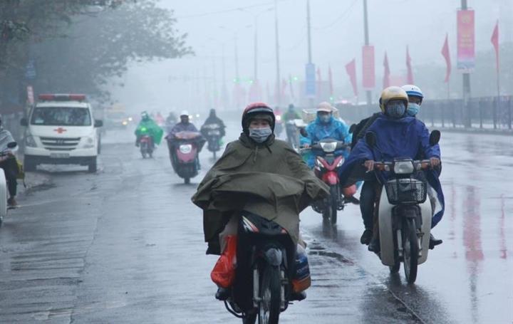 Không khí lạnh tràn về khiến miền Bắc mưa rét và nồm ẩm trở lại từ ngày 7/3