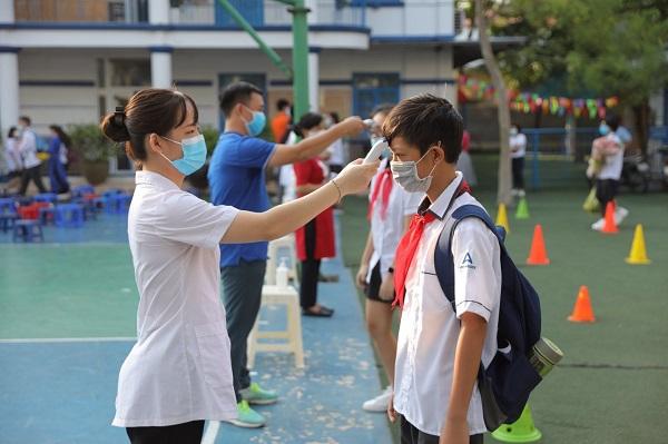 PGS Đỗ Văn Dung đề nghị cho học sinh F1 đi học bình thường, không cần nghỉ ở nhà theo dõi như F0