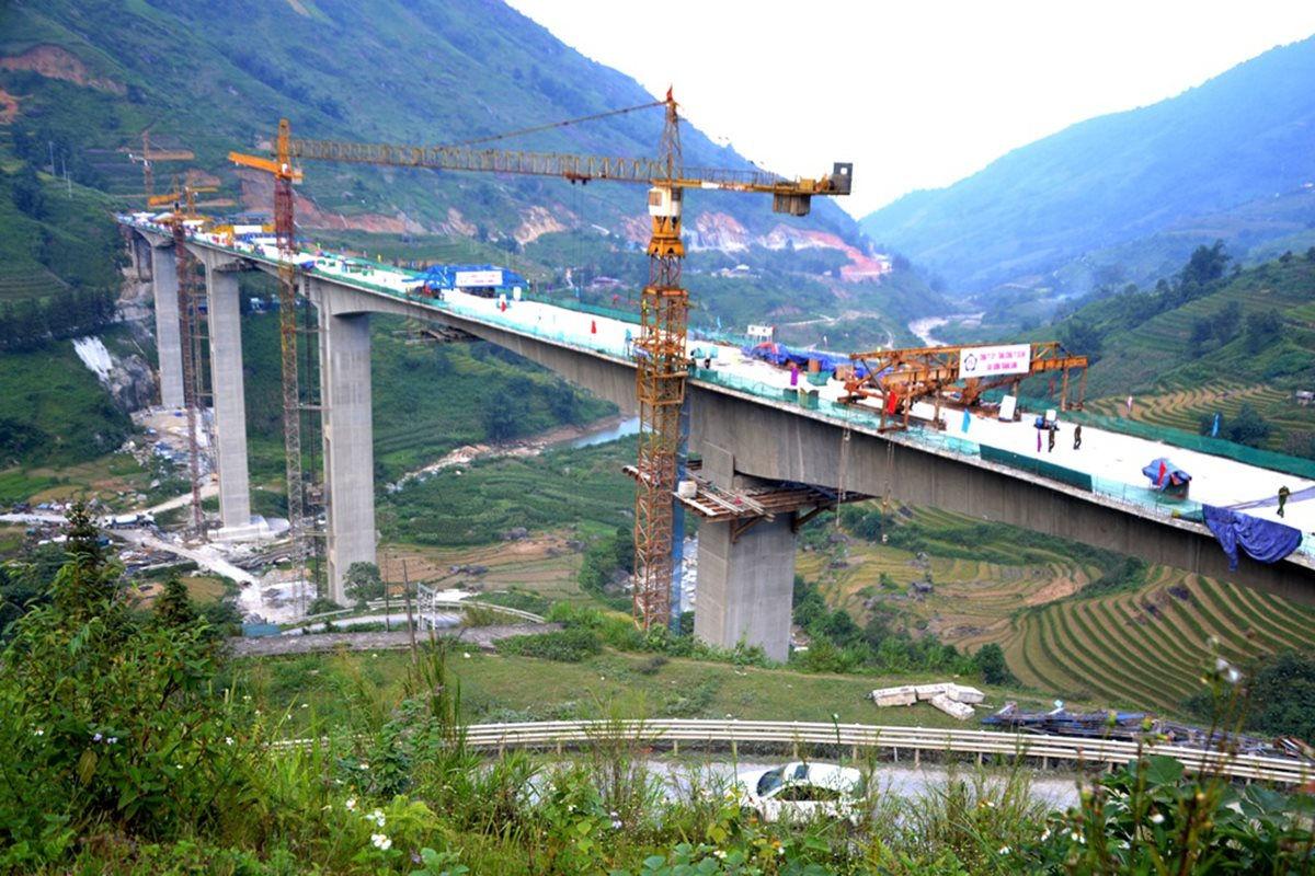 Cầu cạn cao nhất Việt Nam chuẩn bị thông cầu