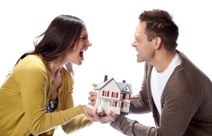 Sau khi ly hôn, có phải trả lại tiền, vàng được mẹ chồng tặng lúc cưới?