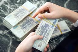 Bộ LĐ-TB&XH đề xuất tăng lương tối thiểu vùng 6% từ ngày 1/7/2022