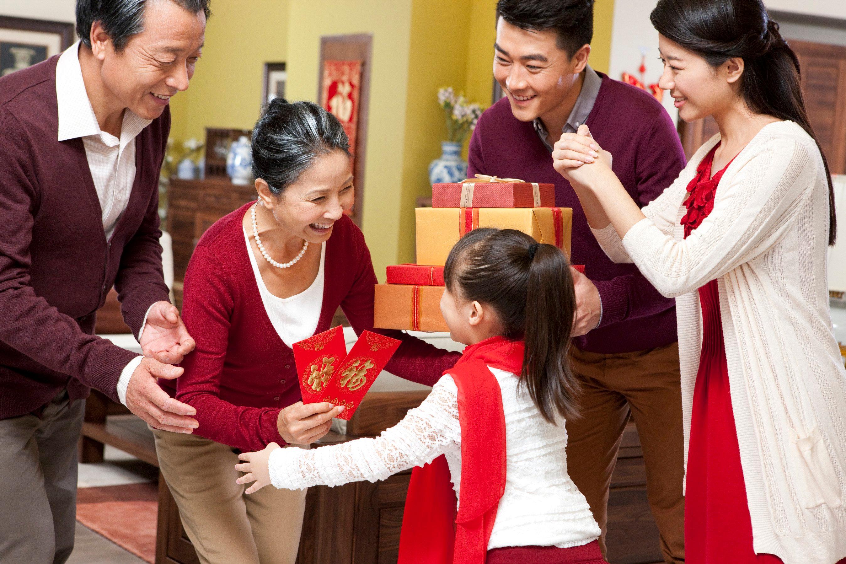 Nguồn gốc phong tục mừng tuổi đầu năm mới có từ bao giờ?