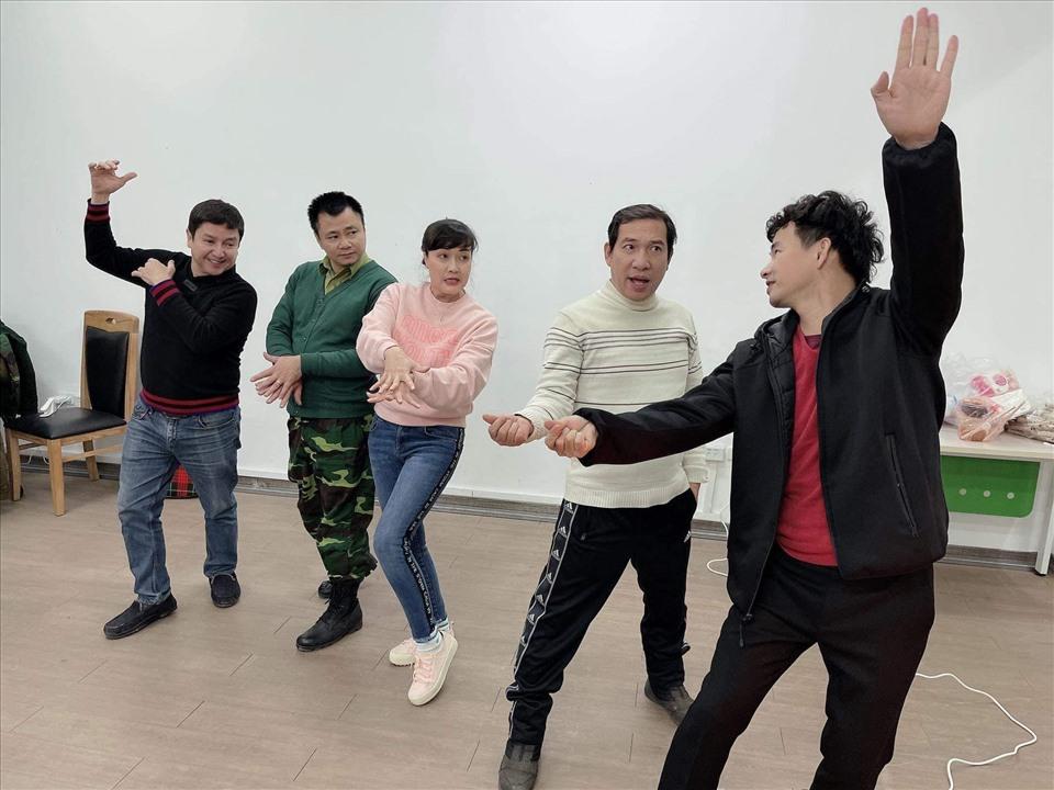 Ảnh hậu trường vui nhộn của dàn Táo quân 2021