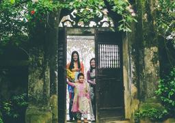 Năm Tân Sửu 2021, người buôn bán chọn tuổi nào xông đất phúc lộc đầy nhà?