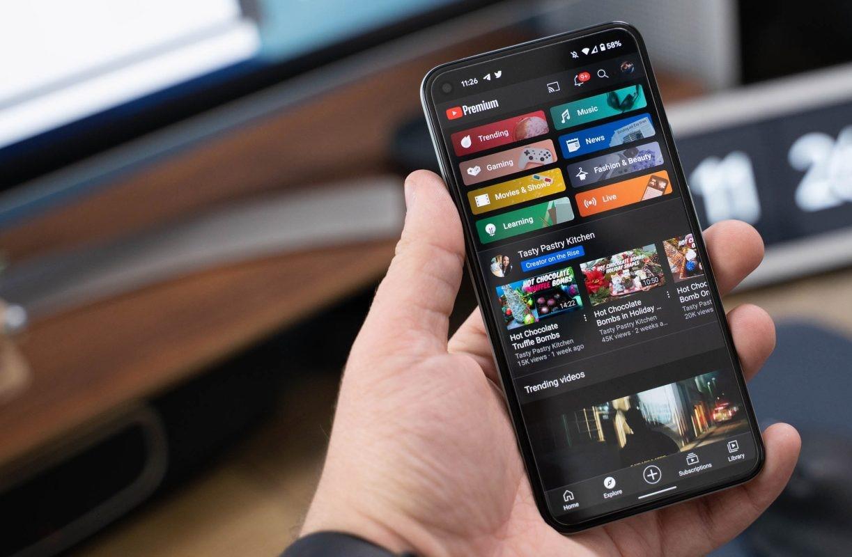 Youtuber tại Việt Nam có thể bị áp thuế thu nhập tới 30% bởi Google