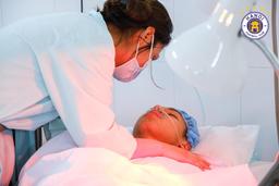 Những hình ảnh xúc động xung quanh chấn thương của Hùng Dũng: Mọi người sẽ luôn ở bên anh đến phút cuối cùng