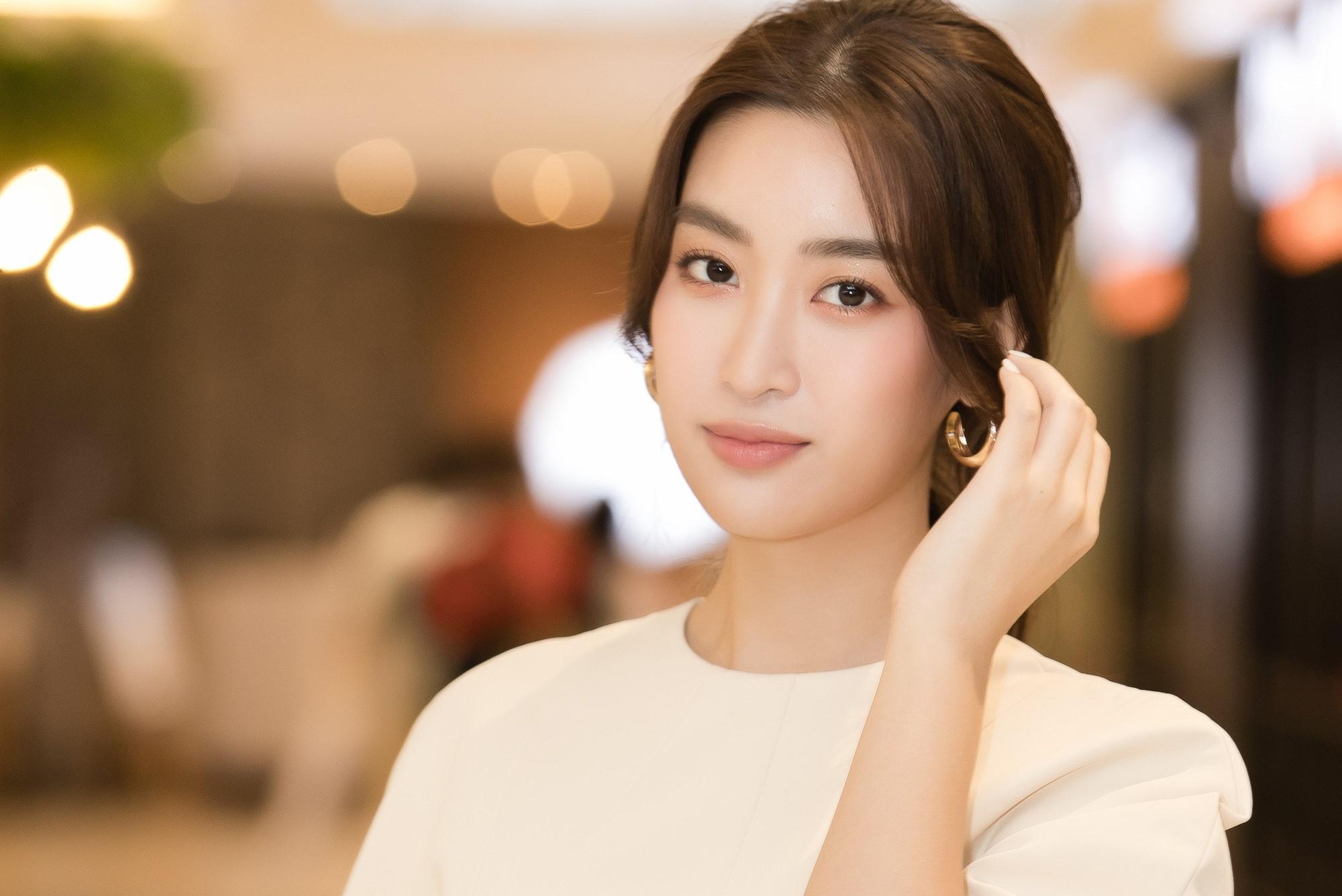 Đỗ Mỹ Linh trải lòng về chuyện chi phí đi thi hoa hậu: "Tiết kiệm từng đồng, đâu ra tiền tỷ mà mua giải"