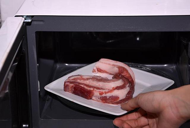 Cách rã đông thực phẩm chuẩn, không làm mất chất mà vẫn đảm bảo độ tươi ngon