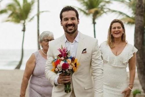 Bị cô dâu hủy hôn giờ chót, chàng trai tự mình đóng cả 2 vai trong đám cưới